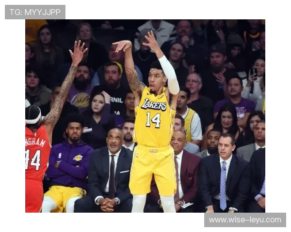 丹尼·格林三分效率提升明显，挡拆拉开空间助快船关键得分