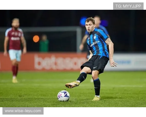 吉诺比利无球跑动激活进攻体系拉开防守空间