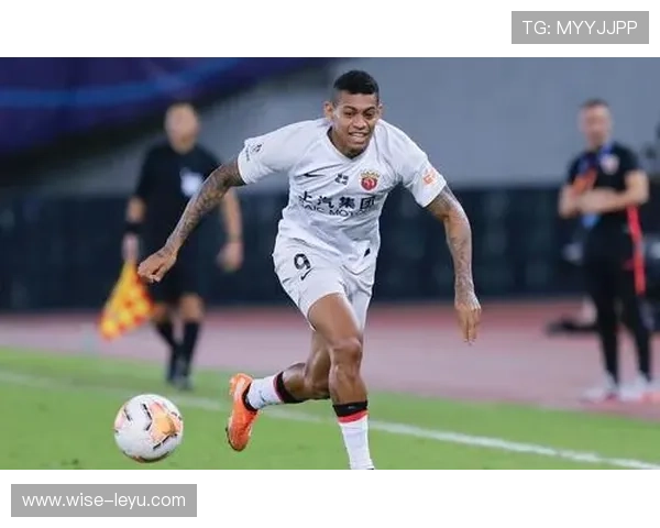 特里高位指挥防线，关键战对抗压制对手锋线